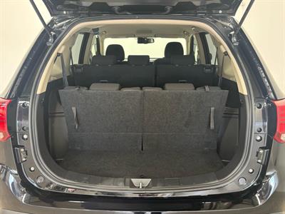 2016 Mitsubishi Outlander - Thumbnail