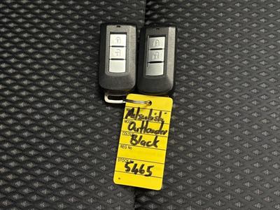 2016 Mitsubishi Outlander - Thumbnail