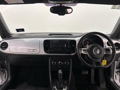 2013 Volkswagen Beetle - Thumbnail