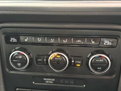 2013 Volkswagen Beetle - Thumbnail