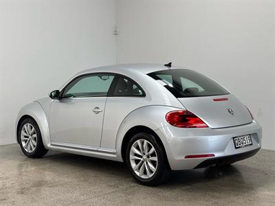 2013 Volkswagen Beetle - Thumbnail