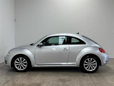 2013 Volkswagen Beetle - Thumbnail