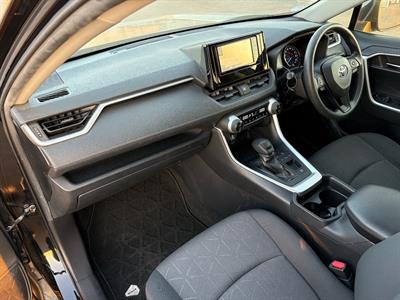 2019 Toyota RAV4 - Thumbnail