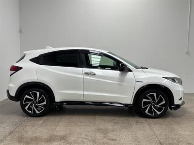 2017 Honda Vezel - Thumbnail