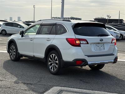 2016 Subaru Outback - Thumbnail