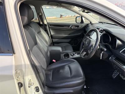 2016 Subaru Outback - Thumbnail