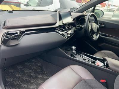 2017 Toyota C-HR - Thumbnail