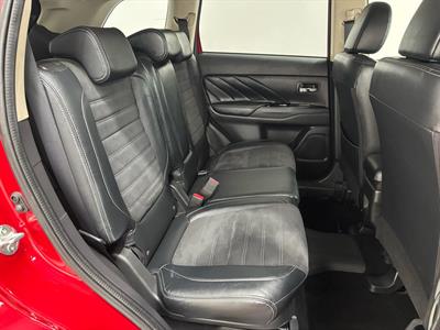 2015 Mitsubishi Outlander - Thumbnail