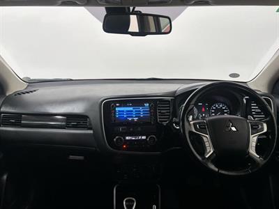 2015 Mitsubishi Outlander - Thumbnail