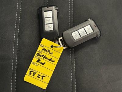 2015 Mitsubishi Outlander - Thumbnail