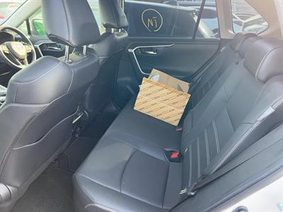 2021 Toyota RAV4 - Thumbnail