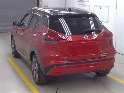 2021 Nissan Kicks - Thumbnail