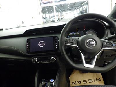 2021 Nissan Kicks - Thumbnail